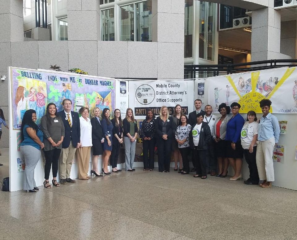 MobileDAoffice's tweet photo. In support of #BullyingPerventionWeek MCDA wore green and blue! #BeKindBeCool #StopTalkWalk #BullyBlockers https://t.co/4aLzVgyy2H