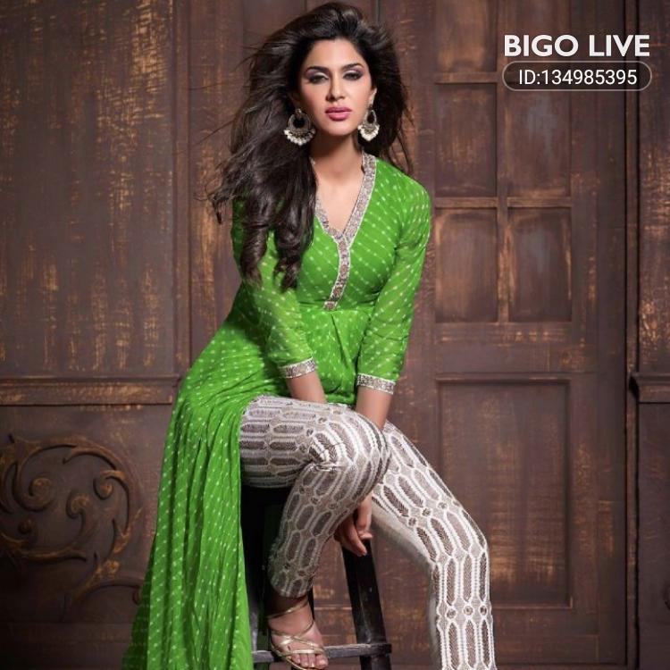 HAPPY51544632's tweet photo. OMG! You have to see this. #BIGOLIVE.  
https://t.co/YYq0jmda4G https://t.co/G2EjzRo5LY