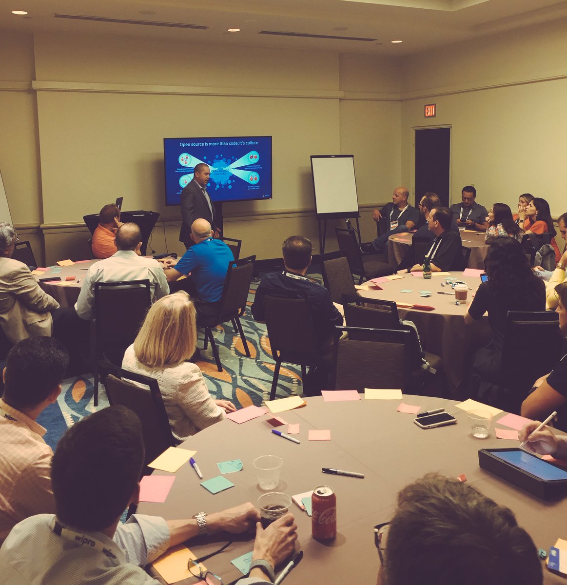 EmmaVanSant's tweet photo. How to approach cultural transformation with @JoshRanoa @RedHatLabs #Gartner_SYM https://t.co/GuW7gDfFax