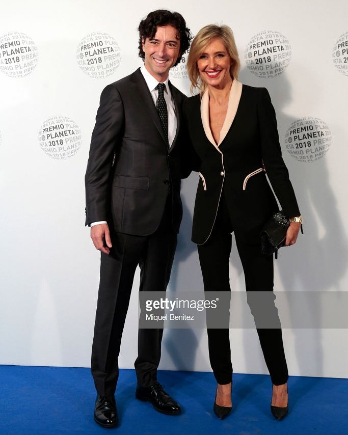 David_estilista's tweet photo. Mi querida @MartaRoblesG con total look de @theextremecolle en los premios Planeta. Styled by Me https://t.co/stzdRfU1O9