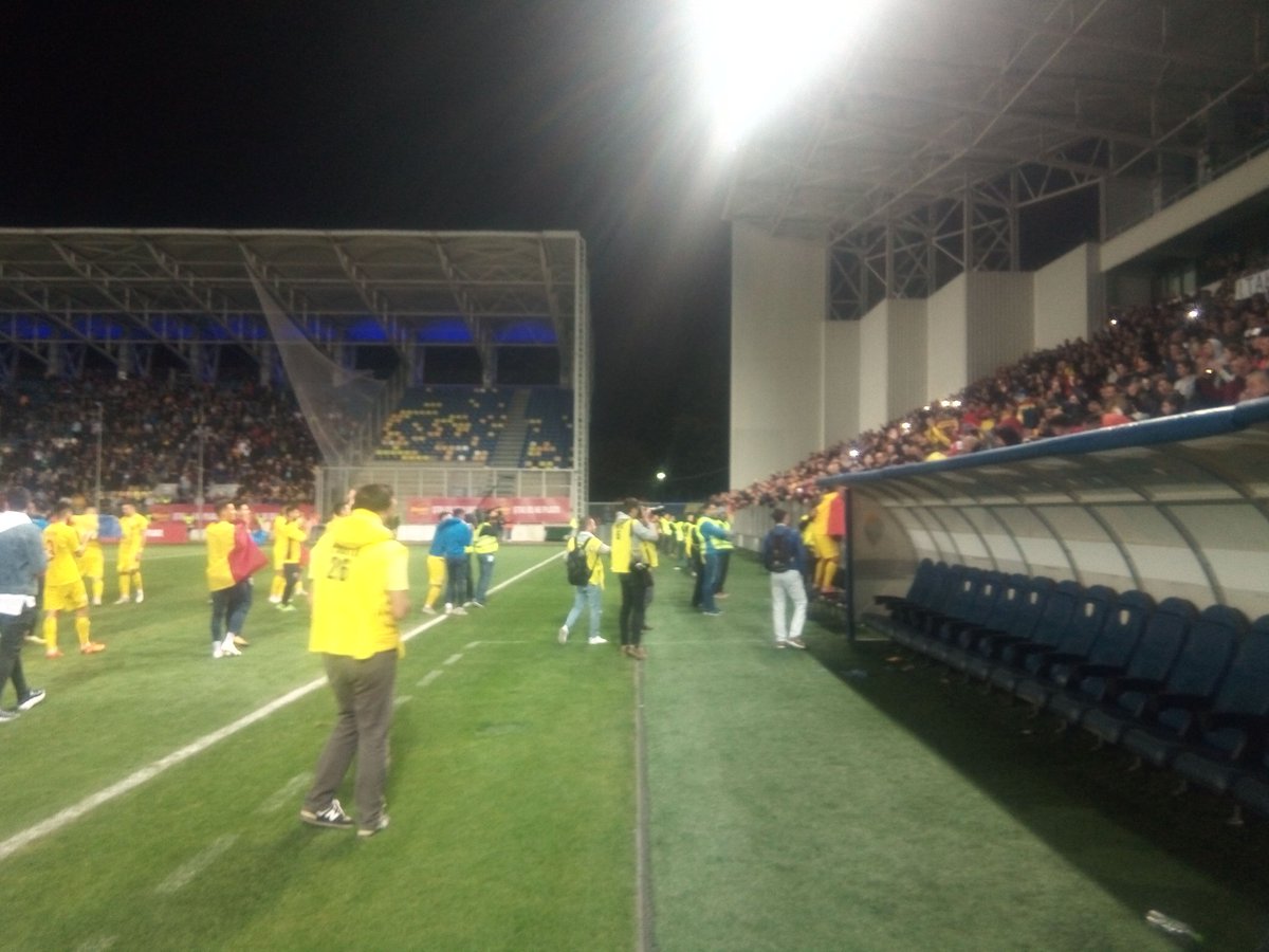 ZahidiAbbas's tweet photo. It is party time for @hai_romania. After 20 years they could qualify again to Final Tournament of @UEFAUnder21. #u21euro #roulie https://t.co/2th2n5jBL2