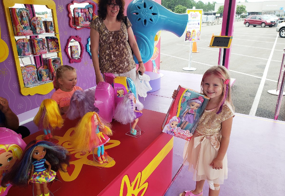hoonuillc's tweet photo. How Toys 'R' Us Could be Saved by Experiential in Retail https://t.co/9u0rFHBvzB via @EventMarketer #experiential #marketing https://t.co/IqW0PVXOFL