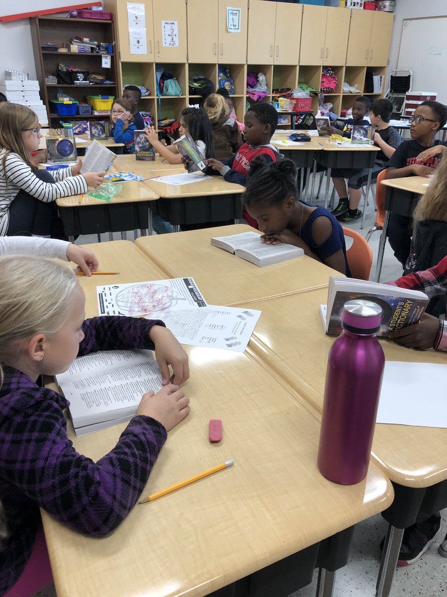 Rotary Club members , Superintendent Billy Smith,  and Kim Wotring passed out dictionary ‘s to Compass Elementary 3rd graders.  Thank you Rotary Club !