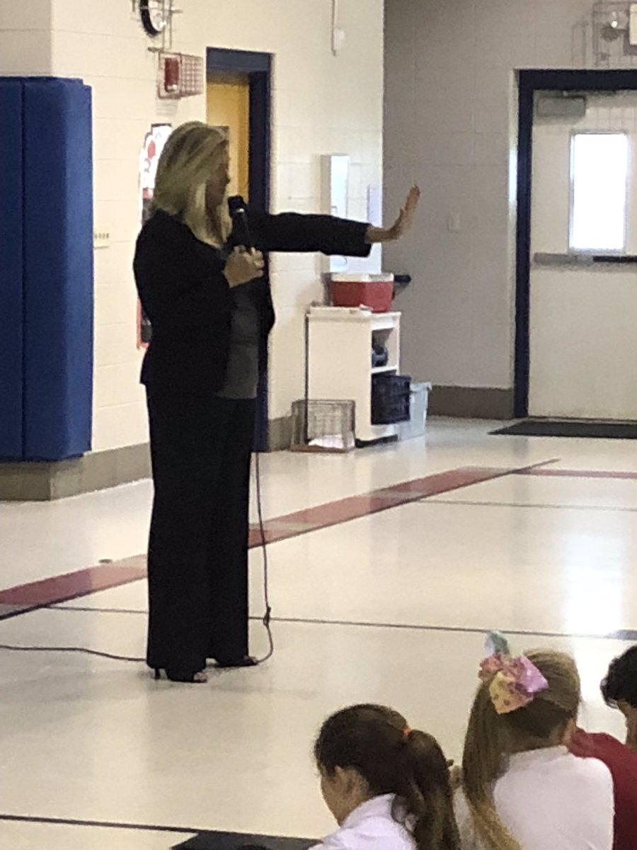 Ngdavisbobcats's tweet photo. Thank you to @MobileDAoffice Ashley Rich for coming and speaking with our students during Bullying Prevention week. #BullyBlocker #bekind https://t.co/7Dc0b62g9a