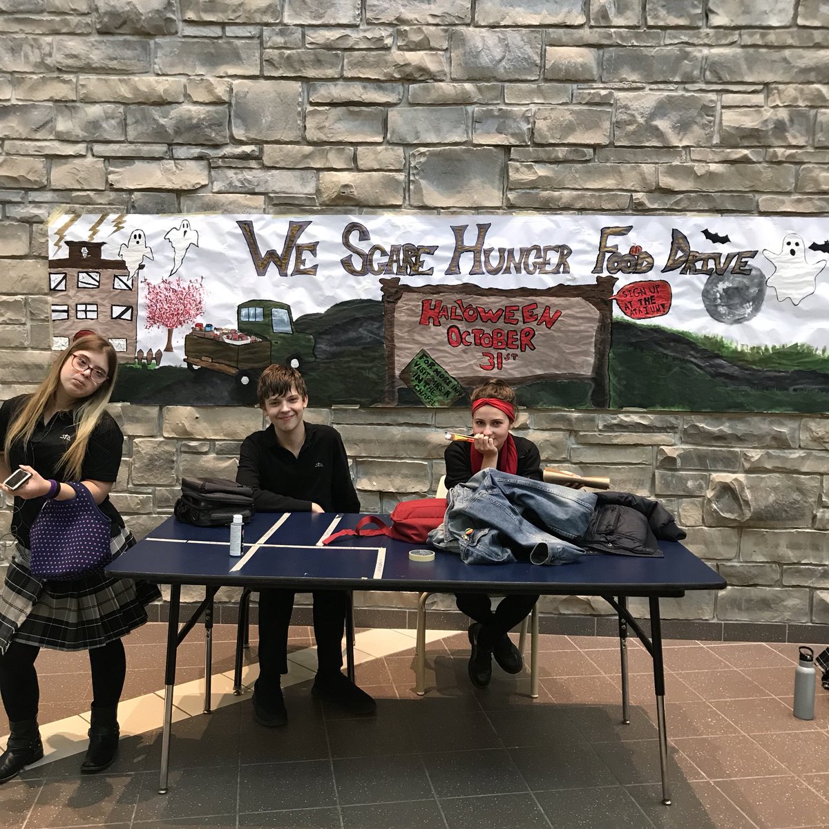 Don’t forget to come down to the atrium during your lunch to sign up for We Scare Hunger!! We hope to see you there🍂🍁🍂