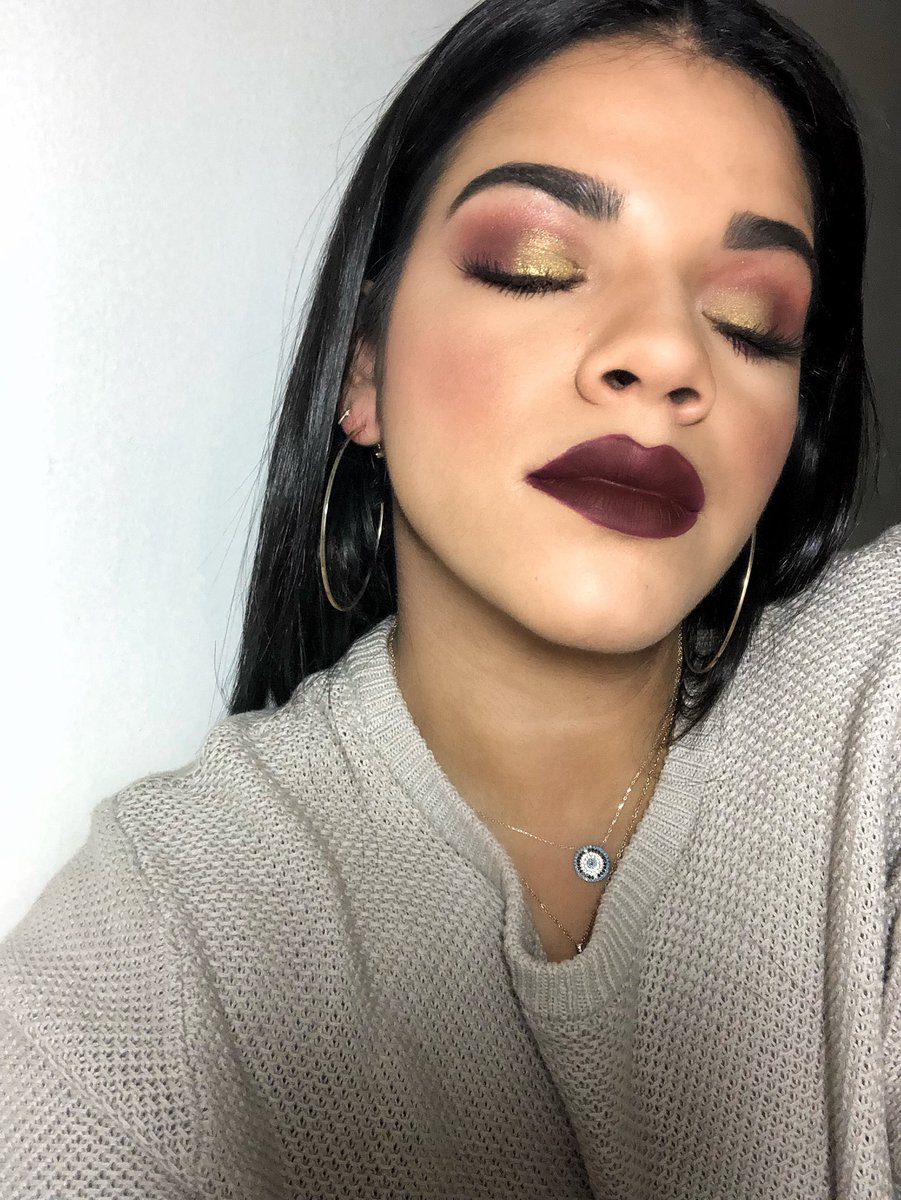 gabss_beauty's tweet photo. Swipe ββ> to see the full eye look π
I was completely inspired with my @boxycharm October box #boxyego β’
β’
~ EYES//BLUSH//HIGHLIGHT; @purcosmetics #masqueradepalette ~ LIPS; @katvondbeauty #Vampira
-EYEBROWS @wetnwildbeauty
#FALL #makeup #mua #glam #vampy #miami #boxycharm https://t.co/cg5g9F3tZK