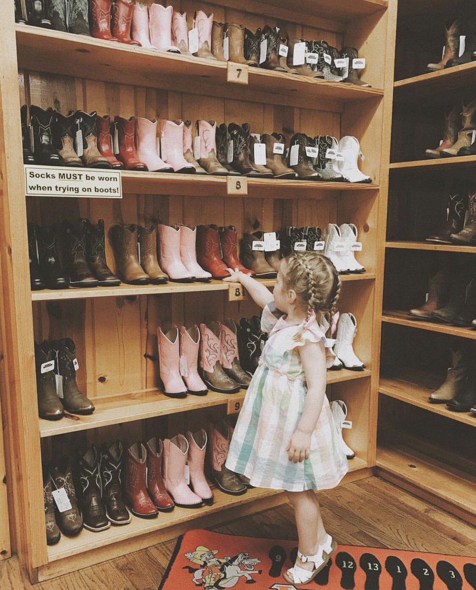 WallDrug's tweet photo. Because every little girl needs some cowboy boots from #walldrug 💁‍♀️💔😍#milestowalldrug #freeicewater #sodak https://t.co/YopbOQ38N9