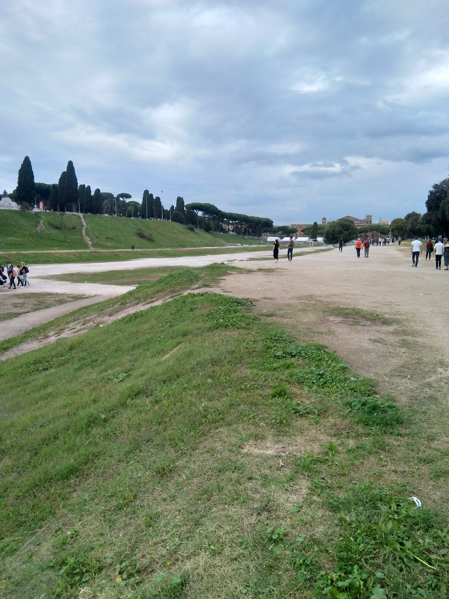 StMargareta's tweet photo. Wo wir heute Vormittag und Nachmittag unter anderem waren: Circus Maximus, Plaza Navona, Pantheon https://t.co/80Doj1GTMj