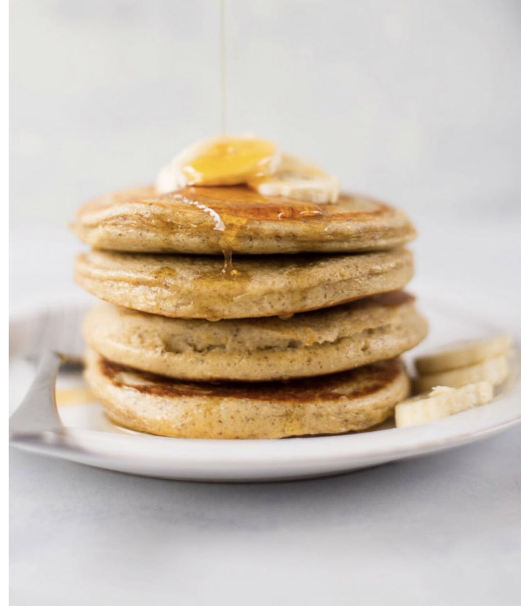Peachessports's tweet photo. #WorldFoodDay looking for that perfect breakfast? Try these Banana Protein Pancakes💛

1 Banana
2 Eggs 
1/2 Tea spoon of baking powder 
2 tablespoons of @ProteinWorld Slender Blend Vanilla Protein 

Mix together and cook! 
Add toppings😘 https://t.co/9ZSBR2M8tM