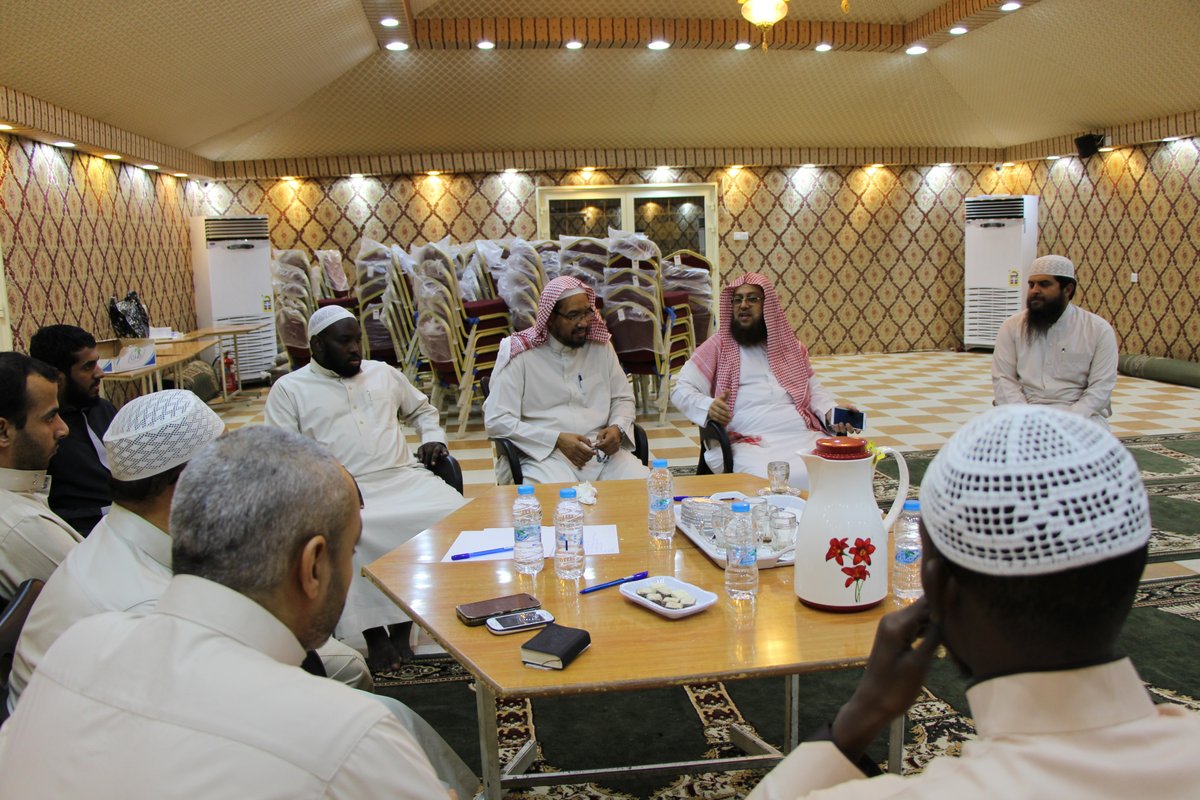 khayrocom's tweet photo. جانب من ملتقى المعلمين الإثرائي بجامع باسيف @masjedbasif 
تحت شعار: نحو بيئة جاذبة وتربية قرآنية https://t.co/Pg9cL2Y2lb