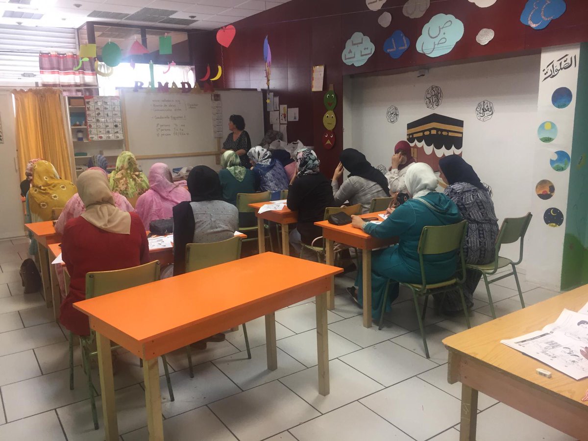 pgonzalez_ecca's tweet photo. Buenas tardes! Felices de comenzar un nuevo proyecto! Comenzamos hoy en @adeje, con la Acción Formativa: "Comunícate: Español para extranjeros". Les deseamos mucho éxito a tod@s los/as alumnos y alumnas. #ECCAEsParaTi https://t.co/diiFOD0KY1