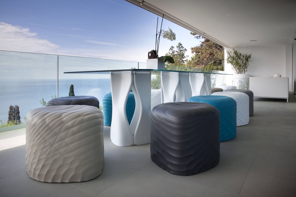 sttanding's tweet photo. Rien de plus simple qu’un pouf mais rien de plus efficace pour habiller une pièce 😉 a voir au 09 quai des Célestins à Lyon ! En plus il est utilisable en extérieur ☀️ #pouf #wahou #exterieur #interieur #deco #contemporain #tonon #confort #mobilier #original #sttanding https://t.co/idfvB1uiTk