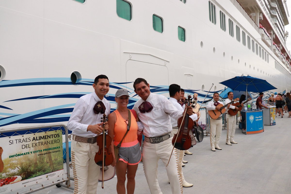 PortofVallarta's tweet photo. Esta Mañana arribo el crucero Norwegian Bliss procedente del Puerto de Los Ángeles,CA. @CruiseNorwegian @PuertoVallarta @TurismoGobPV @Puertos_Mx https://t.co/7QKUHPaZMo