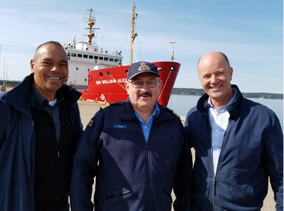 CoastGuardCAN's tweet photo. News from #Halifax: Assistant Commissioner, Atlantic region, Wade Spurrell, welcomed the Netherlands Coast Guard to our Joint Rescue Coordination Centre. They also toured our Marine Communications and Traffic Services Centre and the CCGS Sir William Alexander! https://t.co/tMECAwdCKc