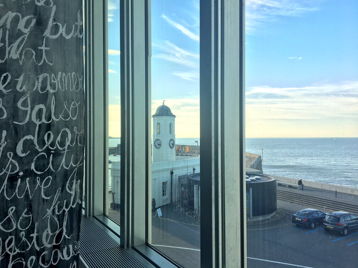 Alannah_Crouch's tweet photo. Clear blue skies in Margate today for a meeting at @TCMargate. I thought it was autumn? Maybe a little premature with the long winter boots... https://t.co/0KcVO7VibD