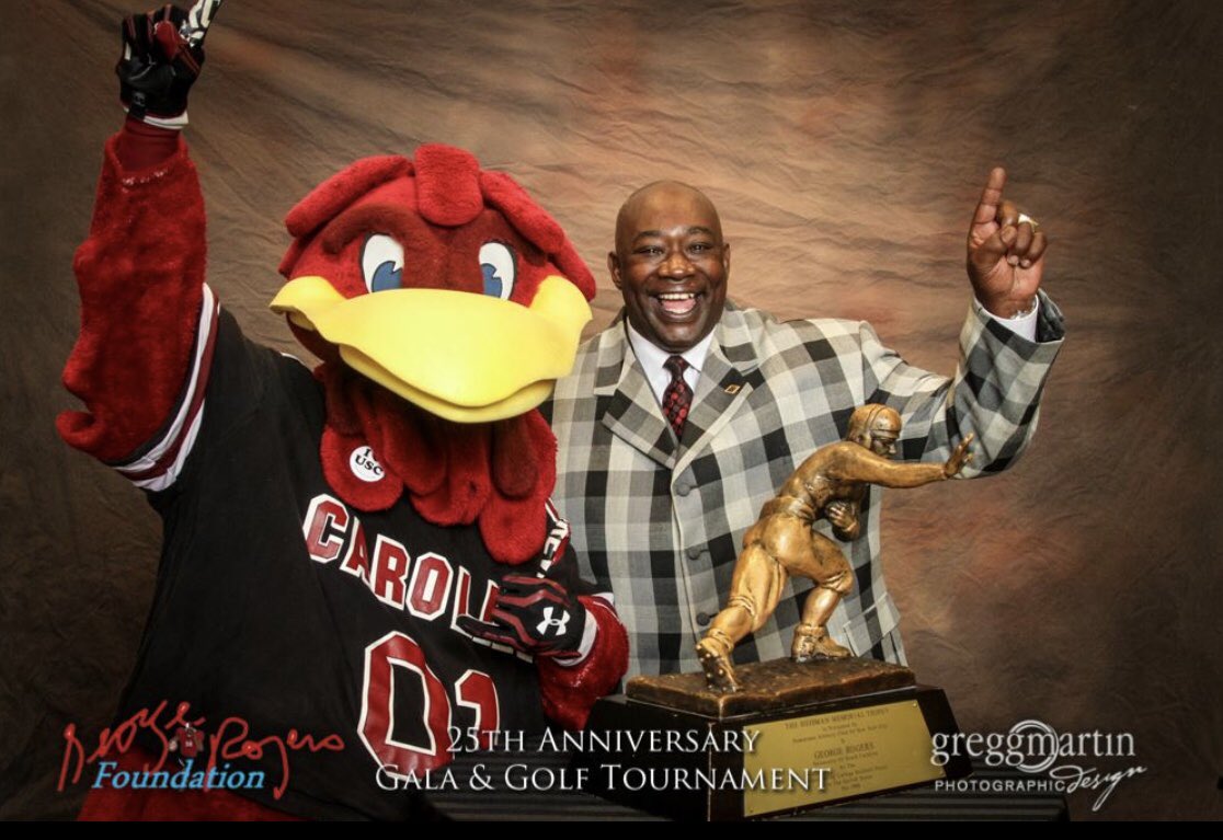 georgerogers38's tweet image. 38 years ago #38 won The @HeismanTrophy and the greatest mascot in the world was born ... Happy “38th” Birthday @Cocky2001 ...   #1980