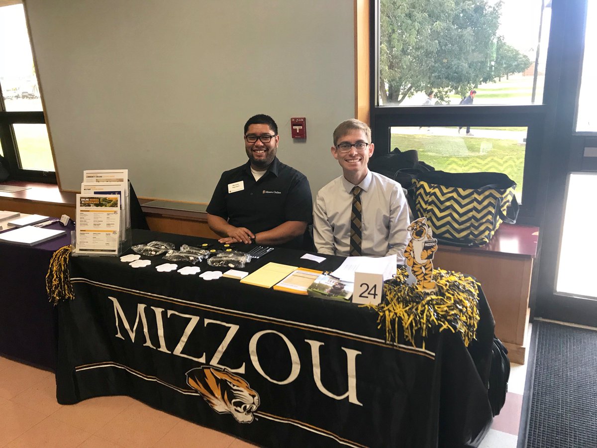 Missouri_Online's tweet photo. We're at @CrowderCollege in Neosho! #MeetMoises (and Kris Wingo) and learn more about transferring into our online programs. Transfer today! https://t.co/EzMLdvd30R https://t.co/fpuTgnTdsq