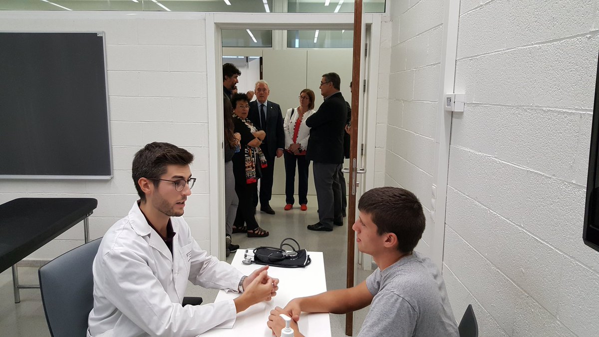 Dipta_cat's tweet photo. Visitem el Centre de Formació i Innovació en Simulació de la #URV, un espai de referència per a pràctiques médiques, creat amb l'impuls de la #Dipta.
#MedicinaURV #Reus https://t.co/qm5w9AYWYk