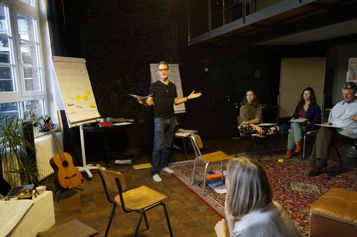 way_vanilla's tweet photo. Day 1 - @PeterWolffSF introducing principles of #EvoLeadership: What conditions are calling us to social change work?
thanks for support of #EvoLeadership content @Fovchik @manuelamanga https://t.co/C1lvvlo5tl