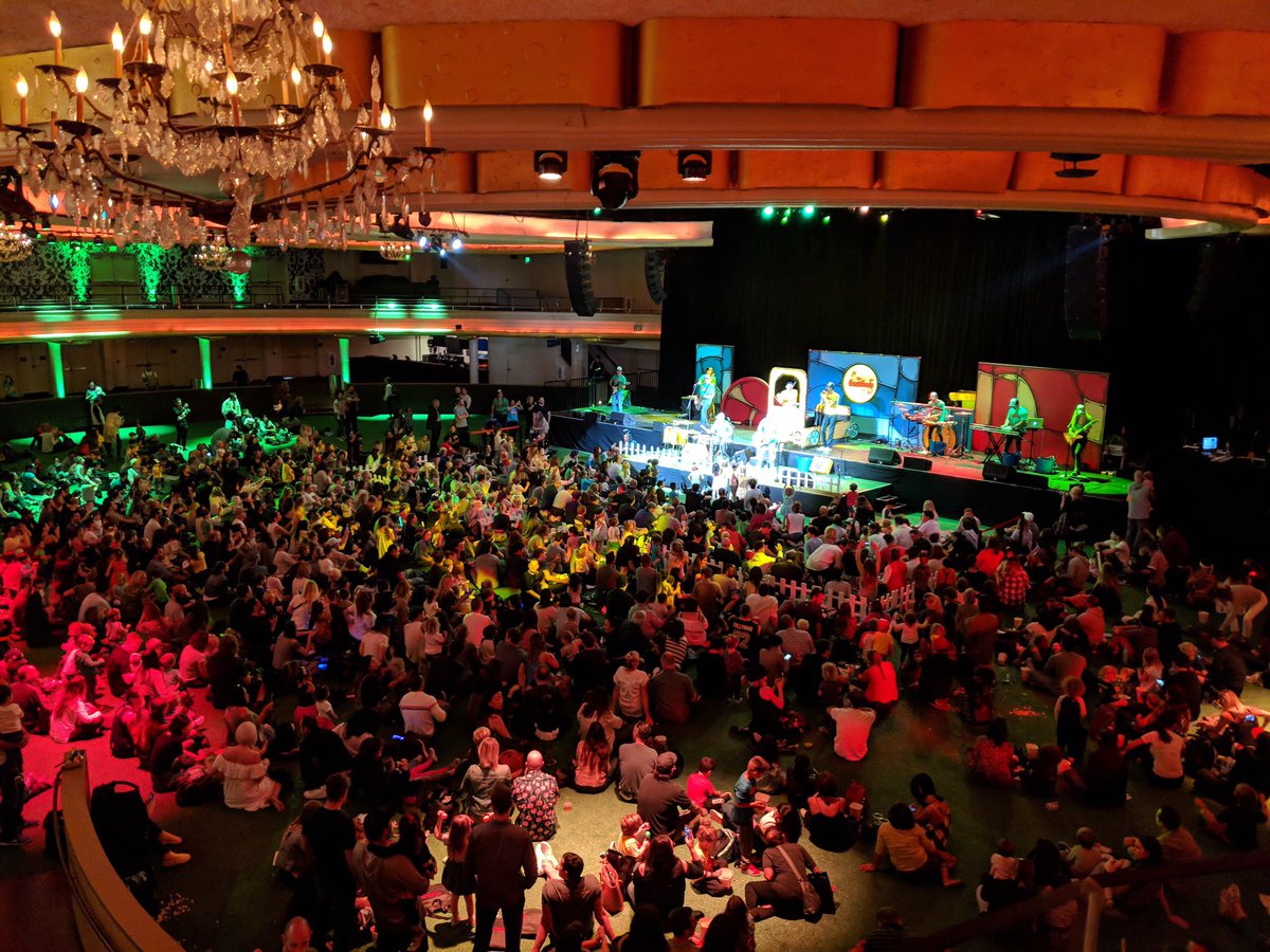 TheBeatBuds's tweet photo. We're starting to get photos back from #TheBeatBASH! We still can't believe we played to a SOLD OUT Palladium! Thank you to everyone who came - who thinks we should do this more than once a year?? 🎉 https://t.co/MuItyRFCdt