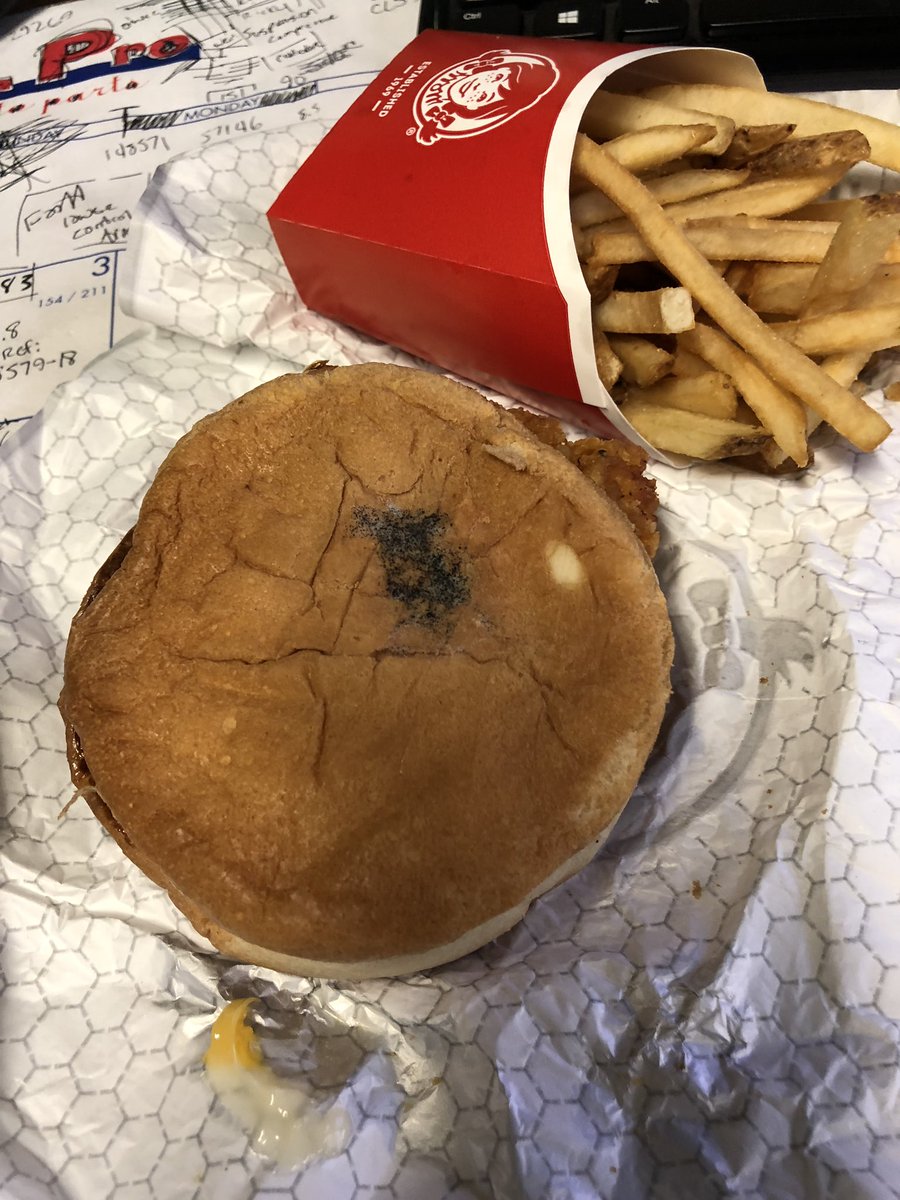 Hac3Stax's tweet photo. @Wendys so disappointed, about to take a bite out of my chicken sandwich and saw all this mold... help! https://t.co/lGg01tQrZx