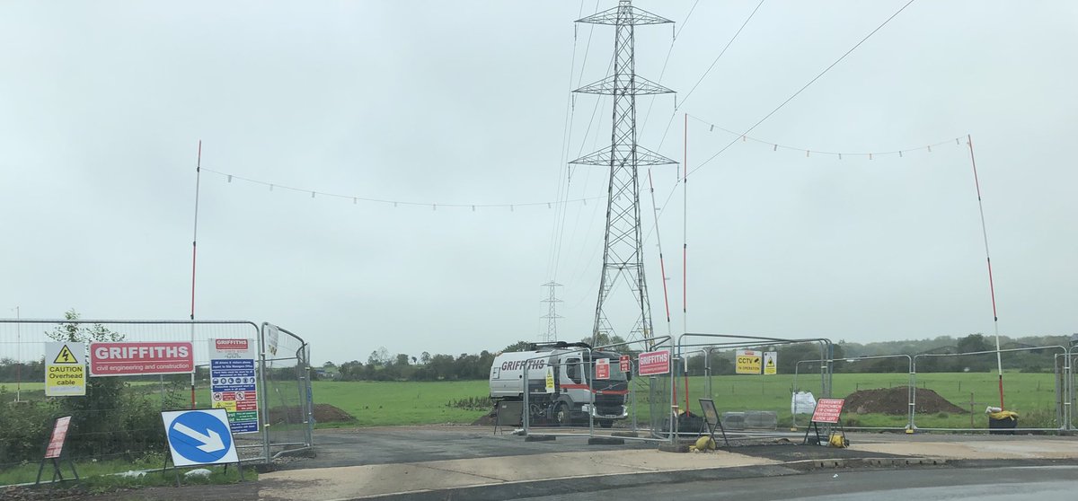 LoveOurVillages's tweet photo. @RedrowHomes @HGVsRadyr @swpolice @AlunGriffiths_ @plasdwr @radyrcs Who’s site is this then? https://t.co/NQsnLLiyci