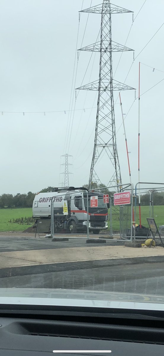 LoveOurVillages's tweet photo. @RedrowHomes @HGVsRadyr @swpolice @AlunGriffiths_ @plasdwr @radyrcs Same vehicle reg.  spotted by various residents today. https://t.co/iUUMfILOfv