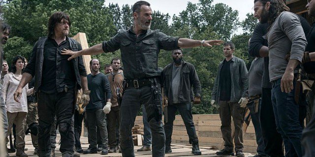 NewsOfTheDead's tweet photo. #TheWalkingDead just posted its lowest ratings, ever. https://t.co/Q3tbZnMl27 https://t.co/J1n17A6rMz