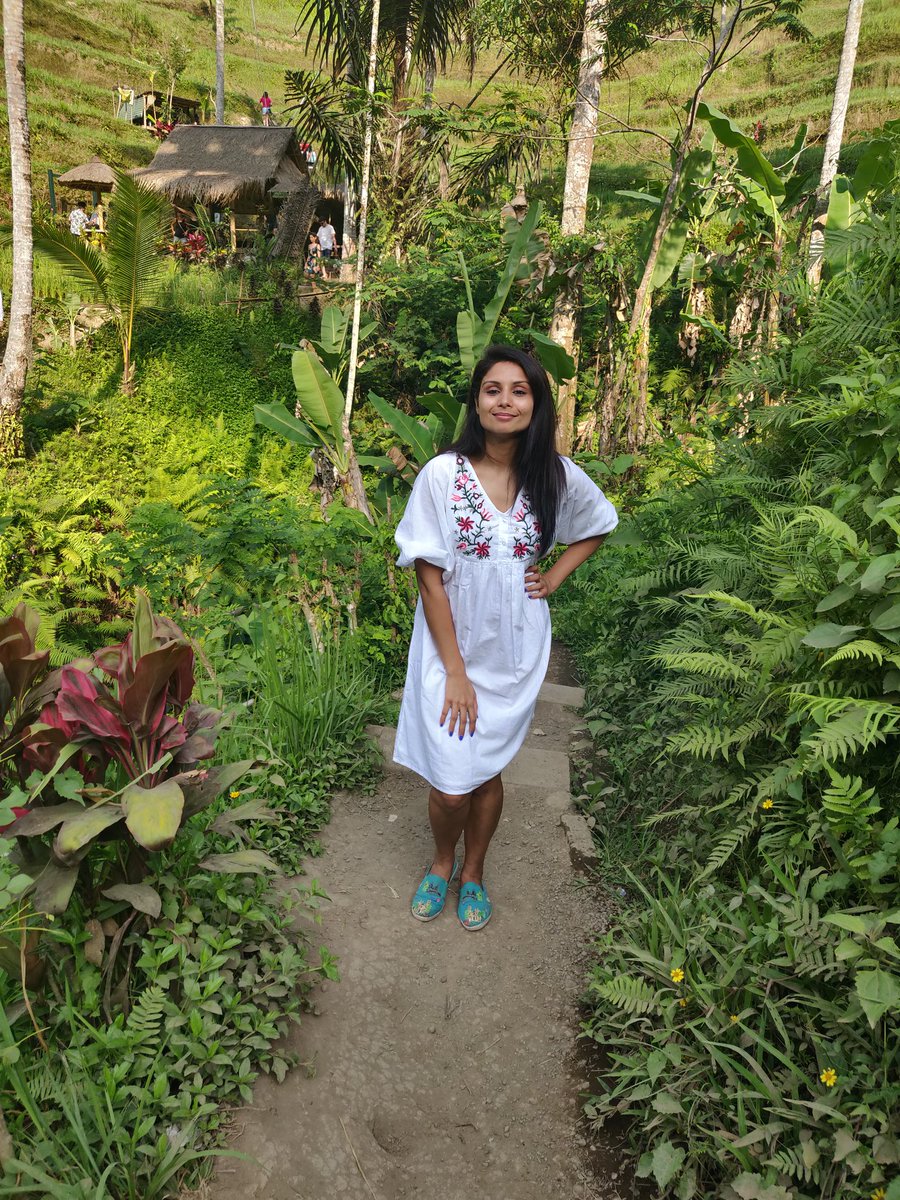 bhawnamunjal's tweet photo. Yeh kaha aa gaye hum ๐ฃ
#ricepaddyfields #ubud
#activevolcano #mountbatur #kintamani #Bali #Indonesia #traveldiaries https://t.co/AzbM41FAeI