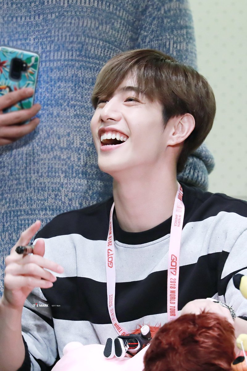 itsmark0904's tweet photo. [HQ] 181015 용산팬싸 #갓세븐 #마크 #GOT7 #MARK #Lullaby #PresentYOU :: 해맠😆❤니가 웃으면 나도 좋아❤ https://t.co/jRCzzqoxKs