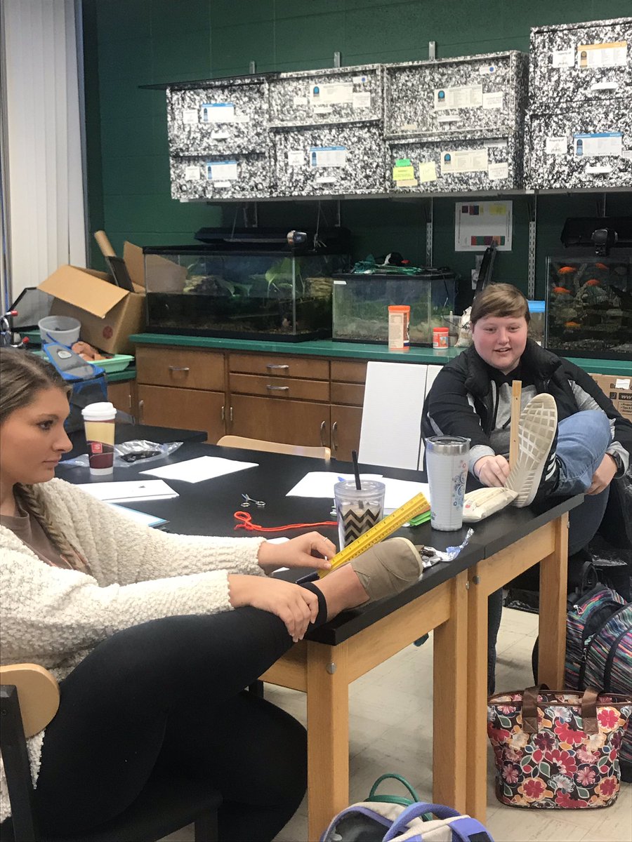 jennaleep13's tweet image. Team Teaching in Science Methods today! How big is a foot? #engagement #measurement #languageofscience #lovemystudents @edhdbgsu