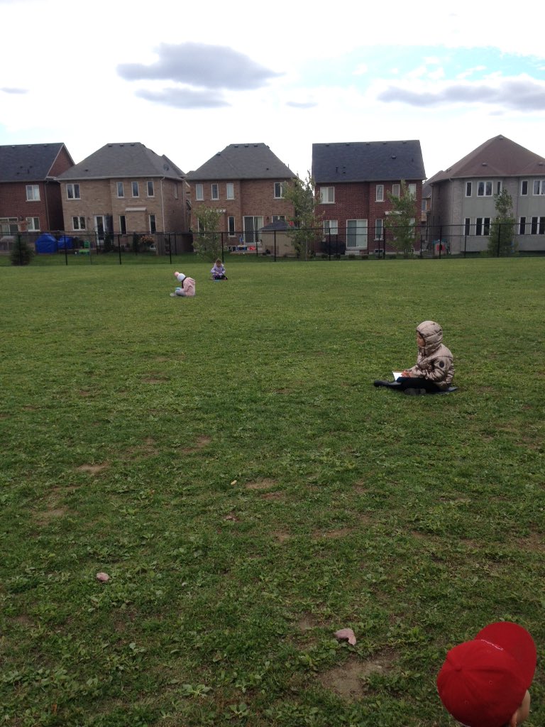 Rm111Gators's tweet photo. Feeling the power of 'air' as we flew a kite. We also had our first solo sit time with our 'Anything Nature Journal'...and we saw sea gulls! https://t.co/Huwors7Fmw