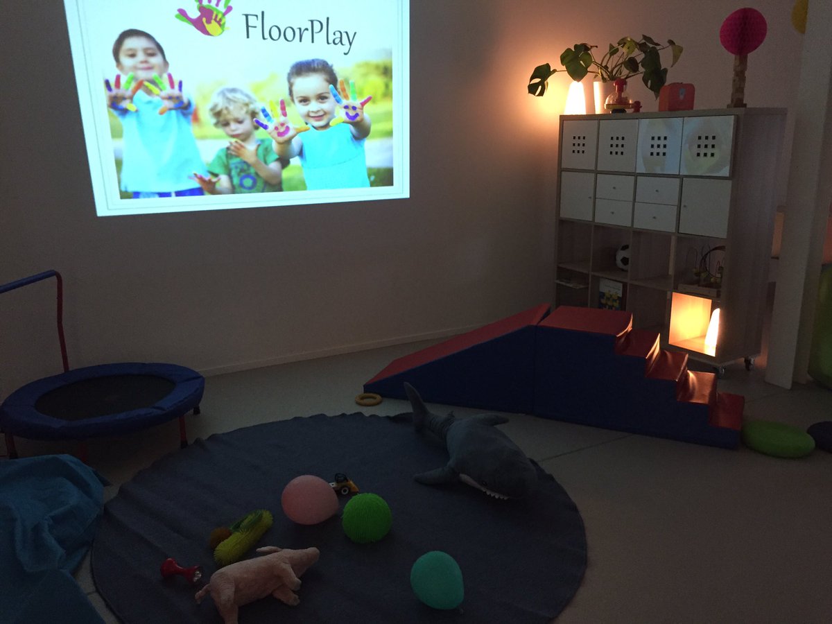 LogoVerbalis's tweet photo. FloorPlay Beleving in het Spectrum Medisch Centrum in Meppel. Verschillende disciplines werkzaam op deze locatie komen langs om FloorPlay te ervaren. https://t.co/ZjWIQ8LPhX