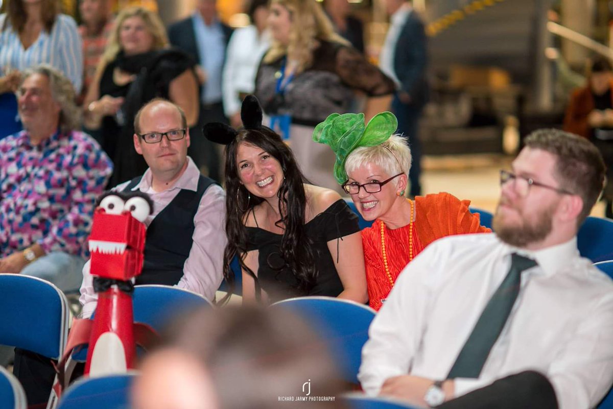 What a fabulous photo from <a href="/RichardJarmy/">Richard Jarmy</a> taken last Thursday at #GGH18 Auction <a href="/debswhomes/">Debs Whomes</a> <a href="/hammamelis/">Sally Adams</a> @GoGoHares2018 <a href="/break_charity/">Break</a>