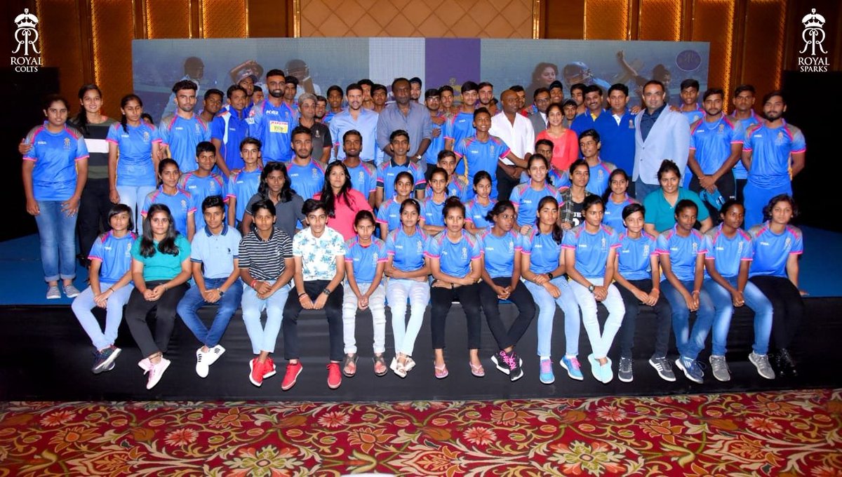 rajasthanroyals's tweet photo. Our #RoyalColts (youth boys) and #RoyalSparks (youth girls) teams are now ready! 💪
A big thank you to @BrianLara, Carl Hooper, @ricardolpowell, @sthalekar93, and our very own @JUnadkat for making the day even better! 😎

#HallaBol https://t.co/YFMnaytOjW