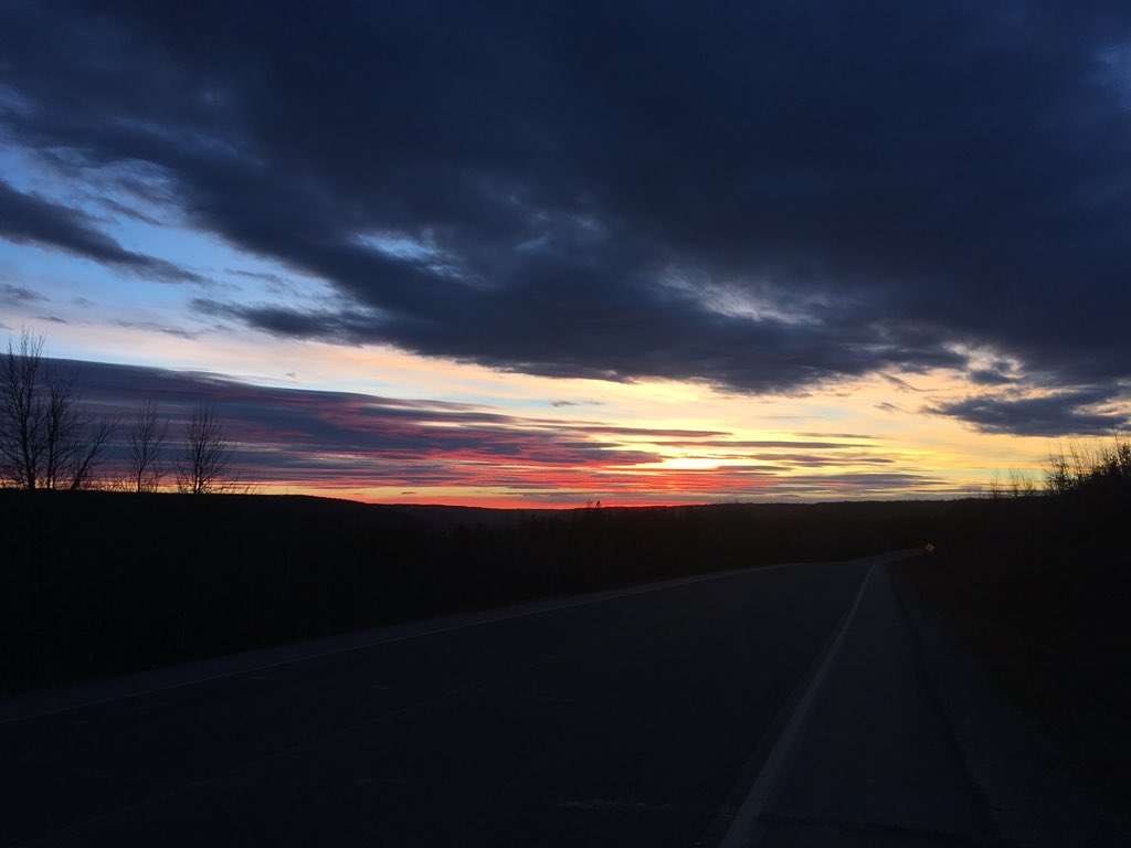 BigCountry931's tweet photo. Anyone else snap a photo of that gorgeous sunset last night? #ViewsFromThePeace
- Ken Elrick II https://t.co/d4hu40Joya