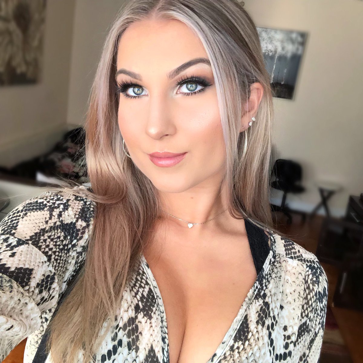 Alexandra7xo's tweet photo. Generation Beauty 2018! 💞✨ @ipsy #generationbeauty https://t.co/4OKeMmHs0z