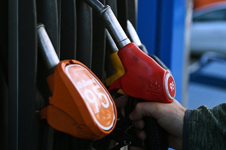 CrypixNet's tweet image. В Счетной палате предупредили о резком росте цен на бензин в 2019 году - Crypix - crypix.net/news-ru/v-sche…