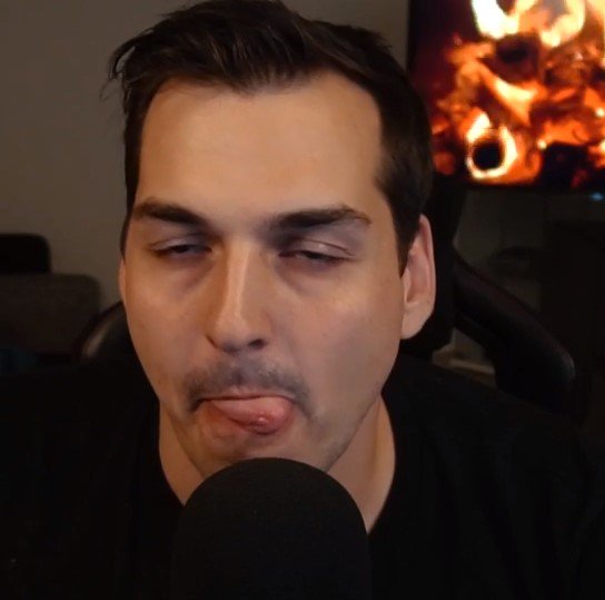 Ein paar Einblicke aus <a href="/ZanderLP/">ZANDER</a> 's ASMR Video! Guckt es euch an :p
Ist gar nicht Cringe oder so.
Hier der Link: youtube.com/watch?v=Q17GaM…