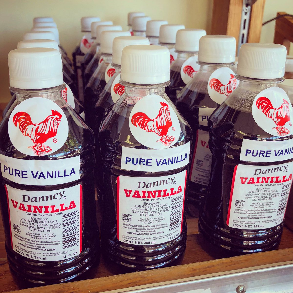 CountryKarens's tweet photo. Pure Mexican Vanilla, only $7.99!
#shopbonner #karenscountrykitchen #DealOfTheDay #savingmoney https://t.co/3nc6HhfJ1w
