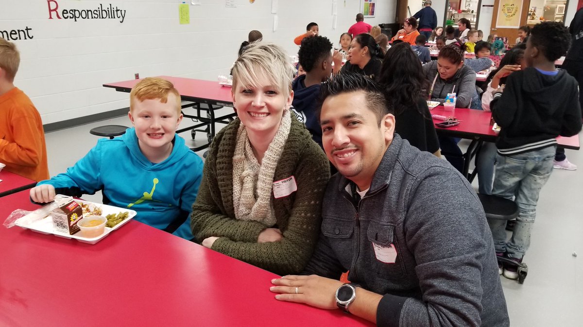 SeiterNIS's tweet photo. NIS is so happy to see parents joining students for lunch today. If you didn’t make it here today, join us on Friday, October 19th! #NewportIntermediateSchool https://t.co/JhukbAT4dS