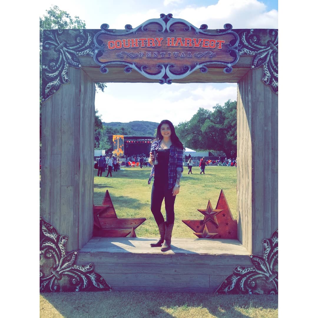 HaylieCordray's tweet photo. I needed this so badly! Life has not been easy for me this year but it was all pushed aside this last Sunday! Jordan I am so happy I got to spent it with you! I missed you girly! 😊💗 https://t.co/TZWioD47we