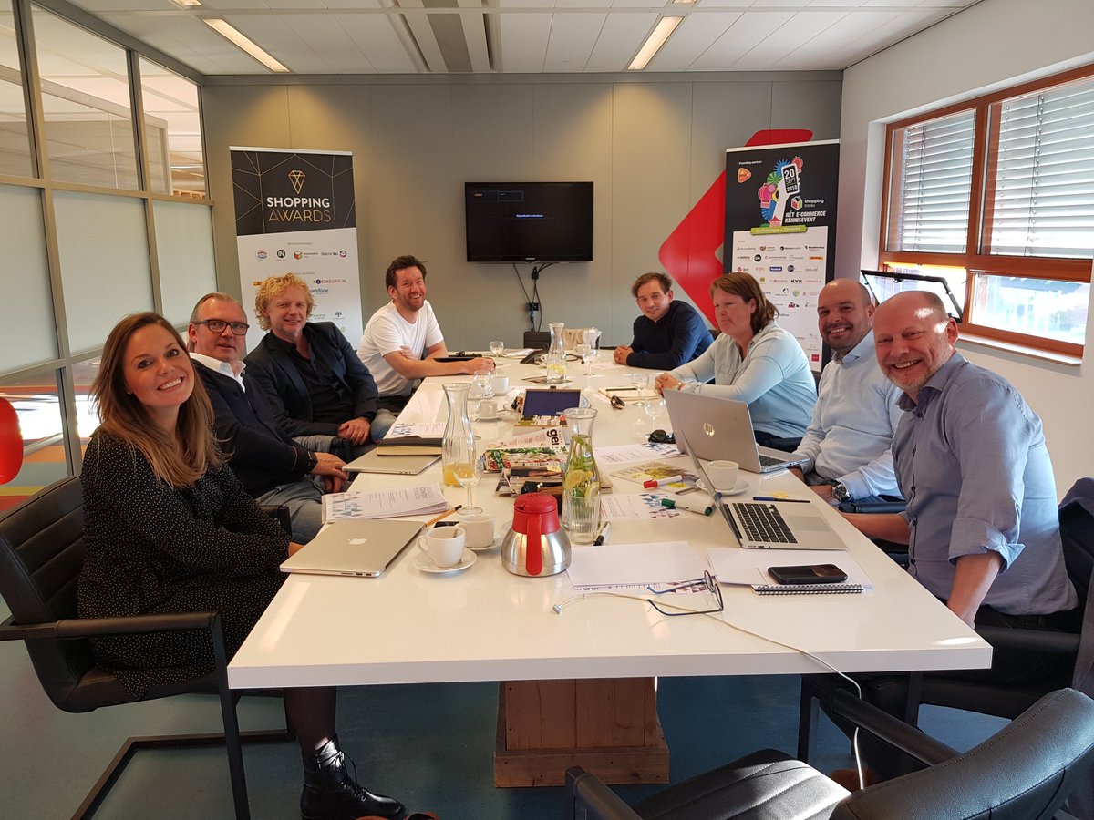 michel libens (@michellibens) on Twitter photo Jury <a href="/GrandPrixCM/">Grand Prix CM</a> B2C in actie ! Het leuke aan dat jureren is, naast de kennismaking met de cases natuurlijk, vooral ook de interessante uitwisseling met vakbroeders en -zusters. Thanks all, it was 👍👍 #ContentMarketing #vmtu Jury <a href="/GrandPrixCM/">Grand Prix CM</a> B2C in actie ! Het leuke aan dat jureren is, naast de kennismaking met de cases natuurlijk, vooral ook de interessante uitwisseling met vakbroeders en -zusters. Thanks all, it was 👍👍 #ContentMarketing #vmtu