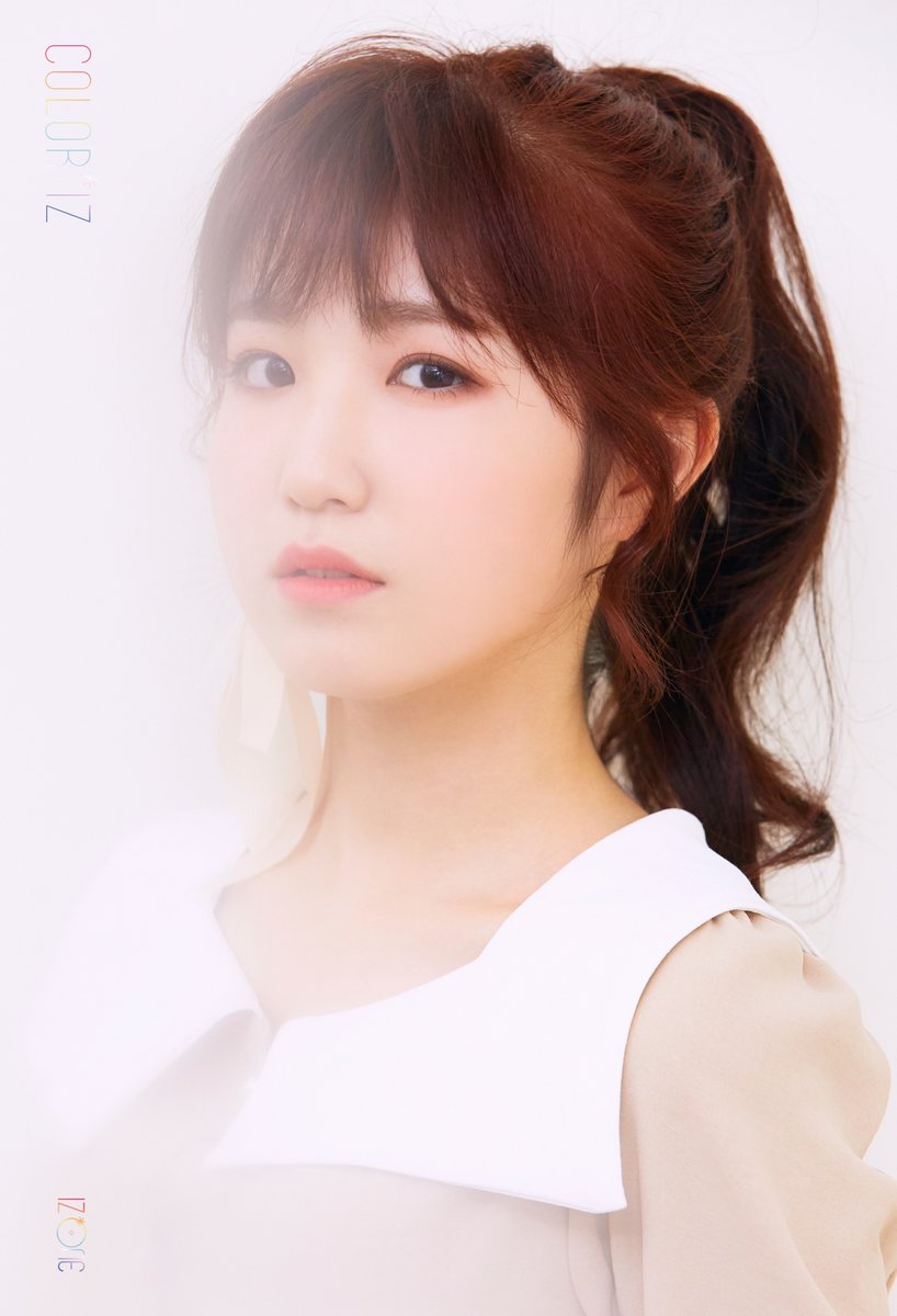 itozoneu's tweet photo. IZ*ONE (#아이즈원) - 1st Mini Album [COLOR*IZ] OFFICIAL PHOTO 2

#LeeChaeyeon #KimMinju #KimChaewon #HondaHitomi
#COLORIZ #20181029_6PM https://t.co/HNt5kQvoRl