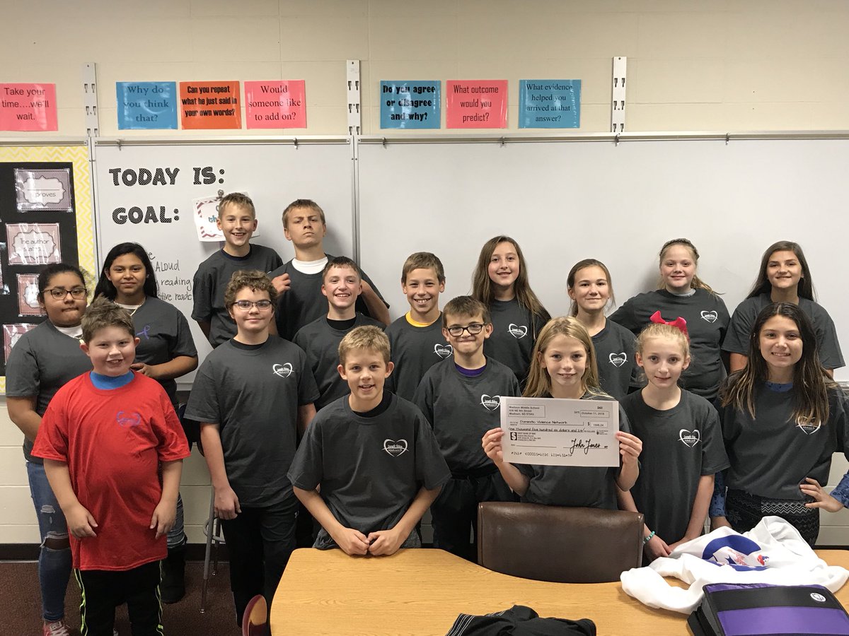 These rockstars raised $750 in a coin war for domestic violence network! Yah! <a href="/MadisonMSNews/">MadMiddleSchool</a> #celebratemms
