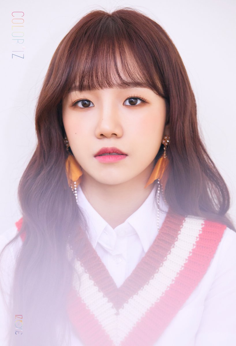 itozoneu's tweet photo. IZ*ONE (#아이즈원) - 1st Mini Album [COLOR*IZ] OFFICIAL PHOTO 2

#ChoiYena #JoYuri #MiyawakiSakura #JangWonyoung
#COLORIZ #20181029_6PM https://t.co/bdlsLyEFs5