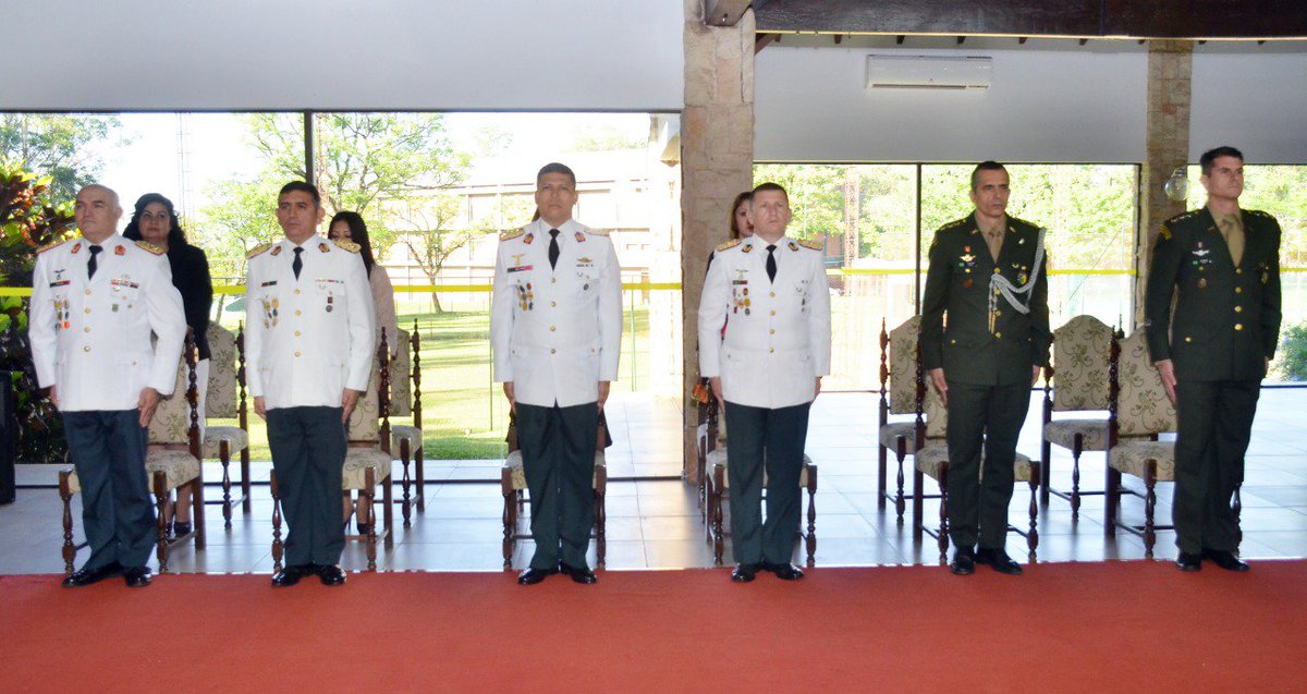 Ejercito_Pyo's tweet photo. El día martes 16 de octubre, se llevó a cabo el acto de conmemoración por el 78° aniversario de creación de la Escuela de Perfeccionamiento de Oficiales del Ejército (EPOE), ceremonia presidida por el Comandante del Ejército, GRAL EJ DERLIS FERNANDO PIRIS CORONEL. https://t.co/apSXPjm3Th