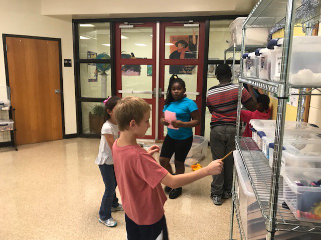 Tech_CoachLloyd's tweet image. Mrs. Keller&apos;s Third Grade class is working hard to create their Native American Artifacts!