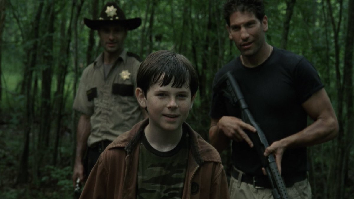 FTWDFans's tweet photo. 7 years ago today, “What Lies Ahead.” #TheWalkingDead https://t.co/luTaBXxizT