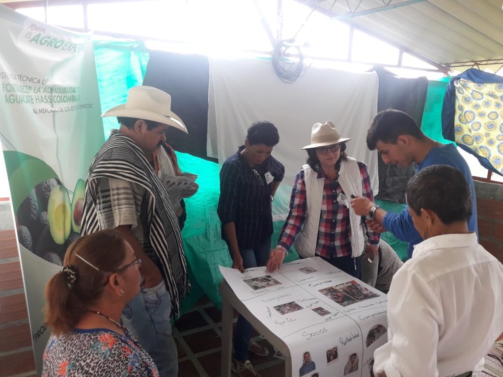 ConsultorGv's tweet photo. Los productores de Pacora comprometidos con la Responsabilidad Social Empresarial !!!@vladimir7538 @PTPColombia @AnaldexColombia @rociosar1 @MinAgricultura @jorgegarcianeva #hassanaldex @MincomercioCo https://t.co/di6xSCLn6O